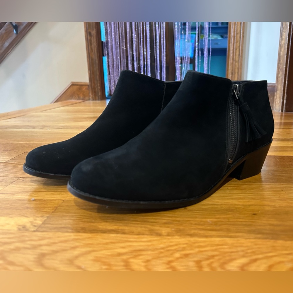 Vionic black booties women’s 9W